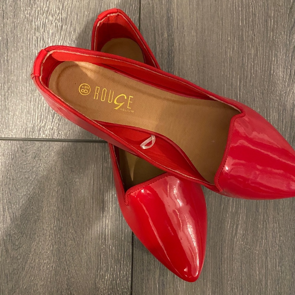 Rogue shiny red flats